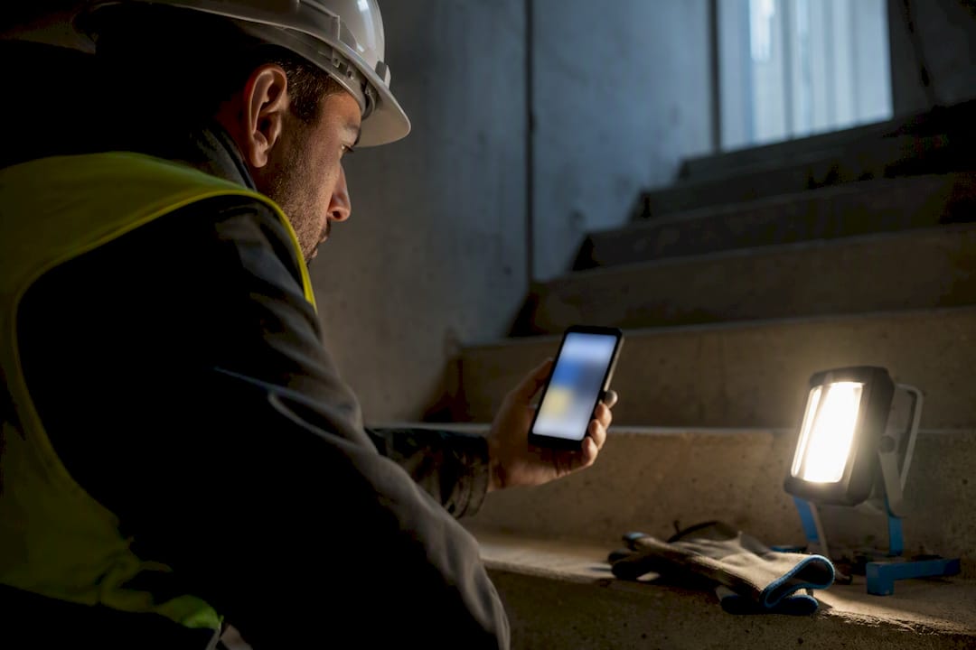 Test der Offline-App im noch unvollständigen Treppenhaus